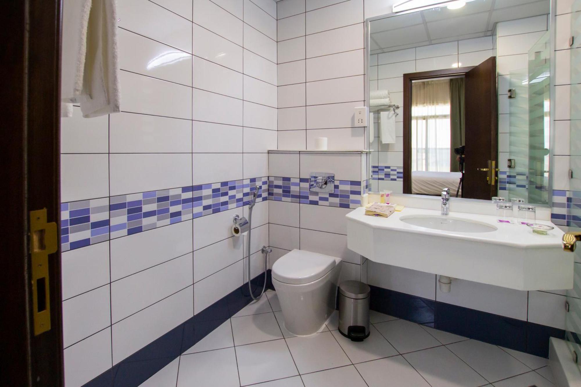 Time Express Hotel Al Khan Szardża Zewnętrze zdjęcie