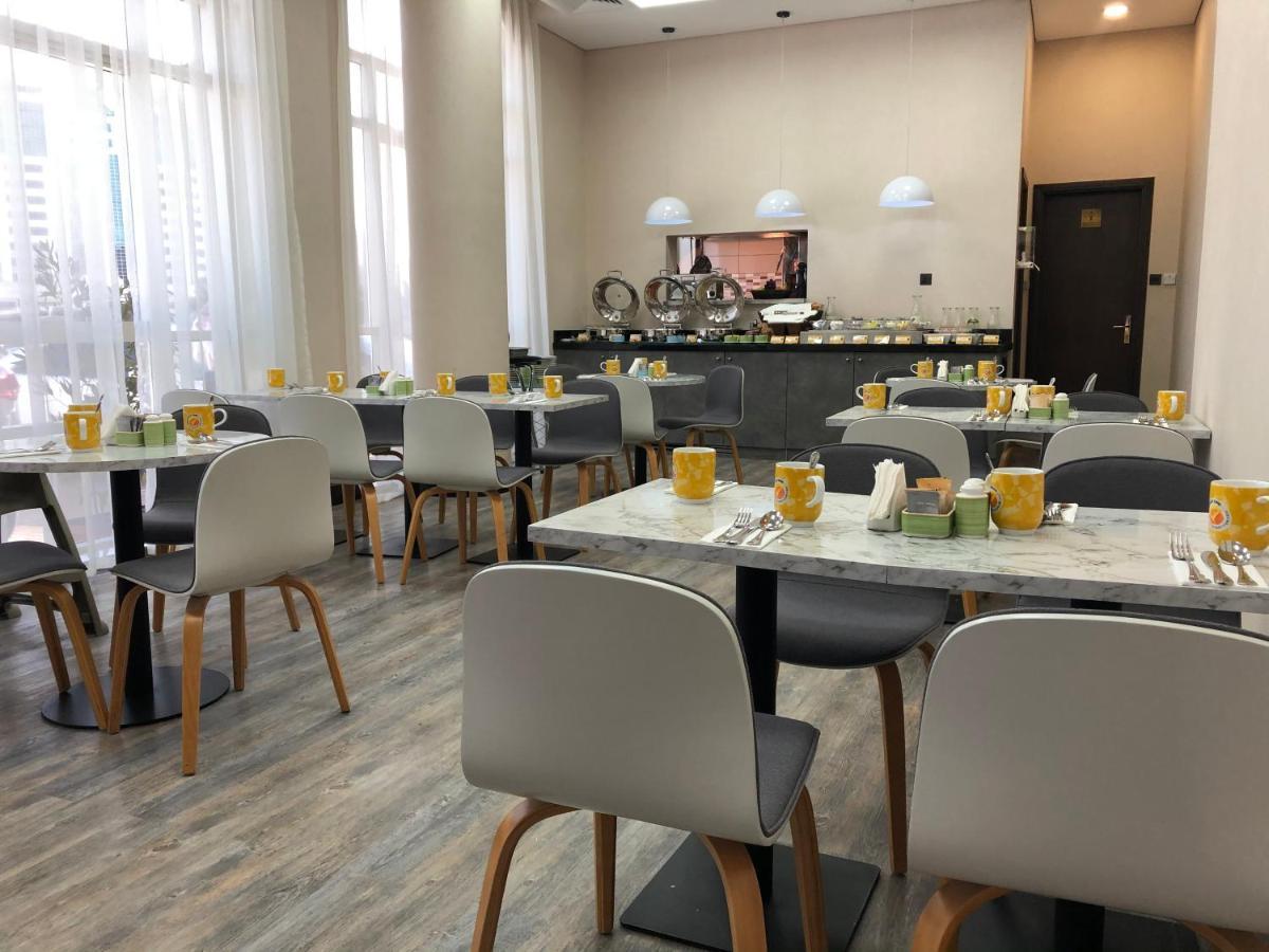 Time Express Hotel Al Khan Szardża Zewnętrze zdjęcie